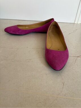 Women's faux Suede Pointed Toe Flats in Fuchsia size 7